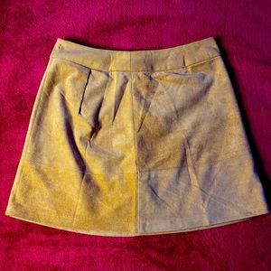 Soft tan skirt 🤍